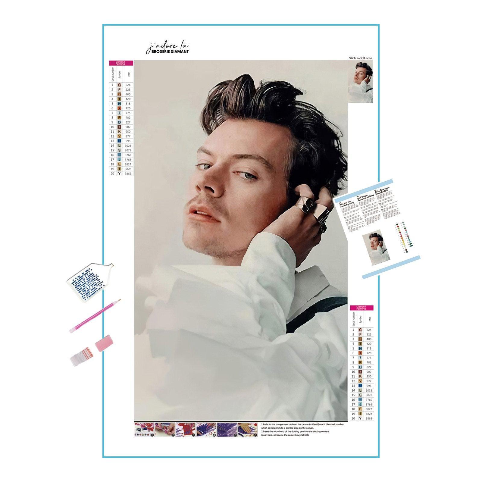 Feel the music with Harry Styles from One Direction.Harry Styles One Direction - Diamondartlove